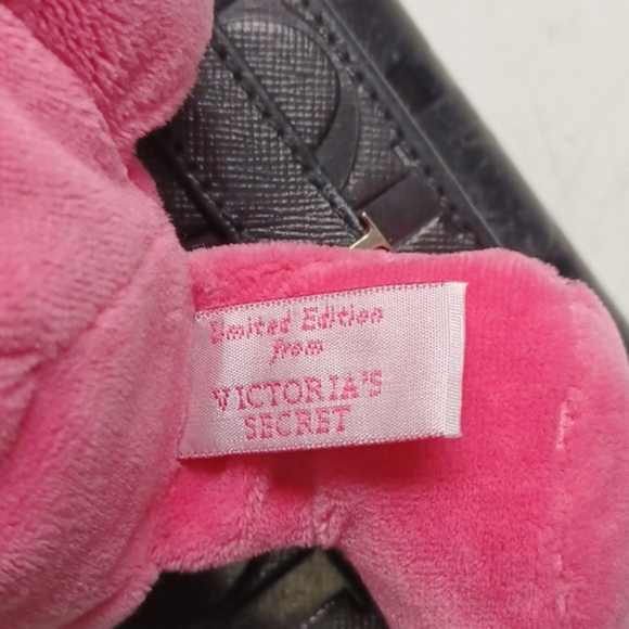 Limited edition VS pink 🧸 - Picture 2 of 4